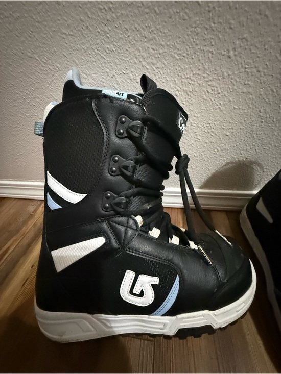 brandon parrish burton snowboards Burton W26 Snowboards  Weekender Visuals